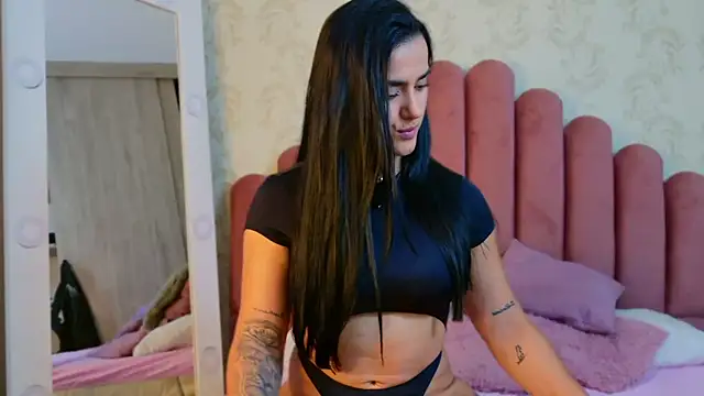 Snapshot of Bella_Fior chatting on September 2025 11:17:02 PM Bella Fior online show from September 2025 11:17:02 PM