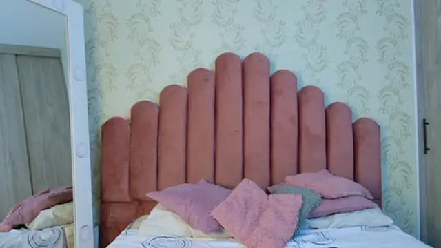 Snapshot of Bella_Fior chatting on October 2025 12:00:02 AM Bella Fior online show from October 2025 12:00:02 AM