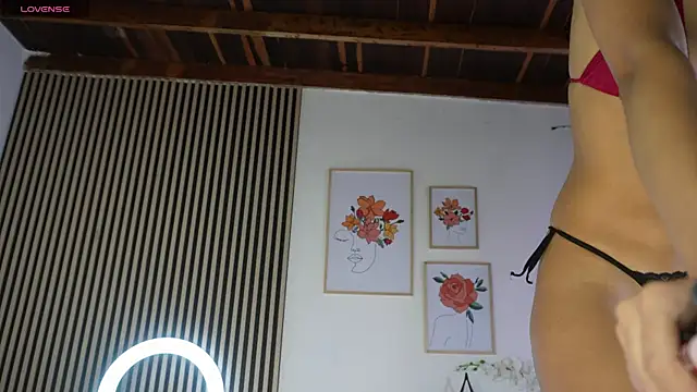 Snapshot of LillyDolls23 chatting on January 2026 01:05:01 PM LillyDolls23 online show from January 2026 01:05:01 PM