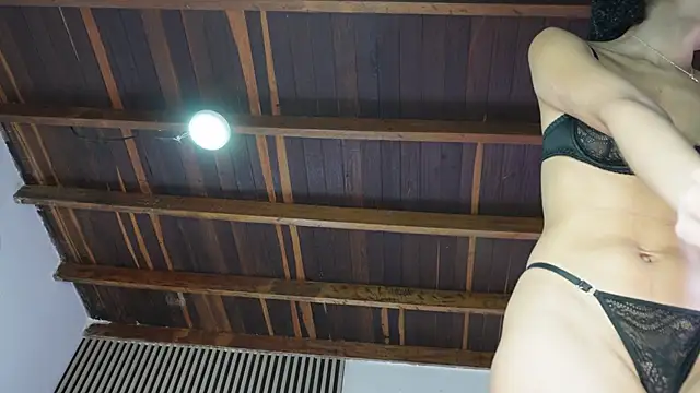 Snapshot of LillyDolls23 chatting on February 2026 01:05:01 PM LillyDolls23 online show from February 2026 01:05:01 PM