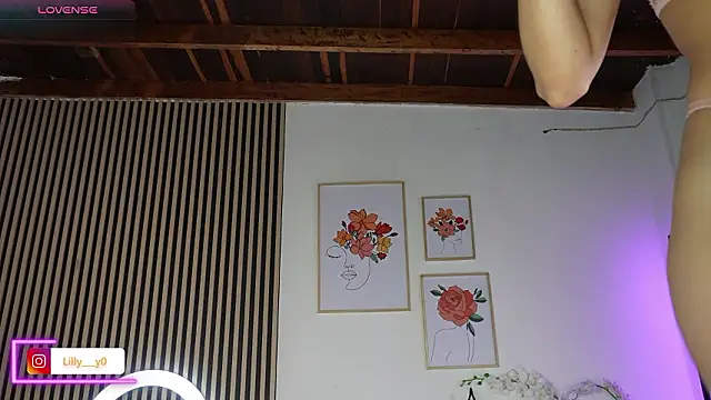 Snapshot of LillyDolls23 chatting on February 2026 01:08:02 PM LillyDolls23 online show from February 2026 01:08:02 PM