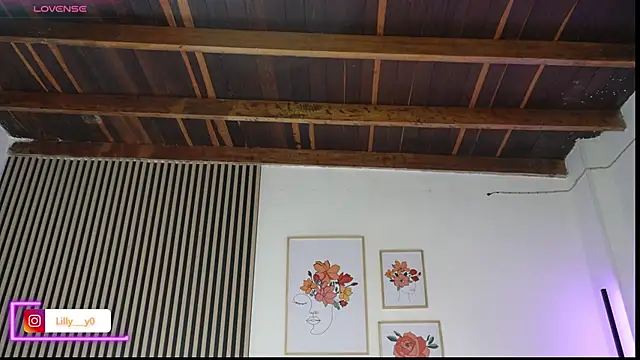 Snapshot of LillyDolls23 chatting on February 2026 01:07:02 PM LillyDolls23 online show from February 2026 01:07:02 PM