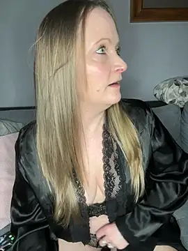 HoneyBluex online show from February 2025 04:07:01 PM