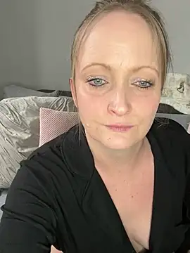 HoneyBluex online show from March 2025 11:23:01 AM