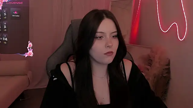 CoralineKeyns online show from March 2026 05:26:02 AM