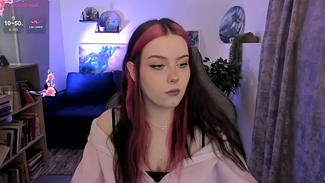 CoralineKeyns online show from April 2026 02:38:02 AM