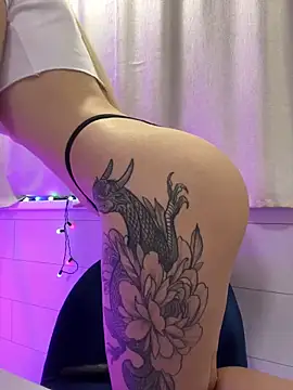 Snapshot of Lunalikaiya chatting on December 2025 07:07:01 PM Lunalikaiya online show from December 2025 07:07:01 PM