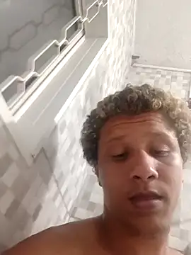 Nicolaskribeiro online show from November 2025 10:19:01 PM