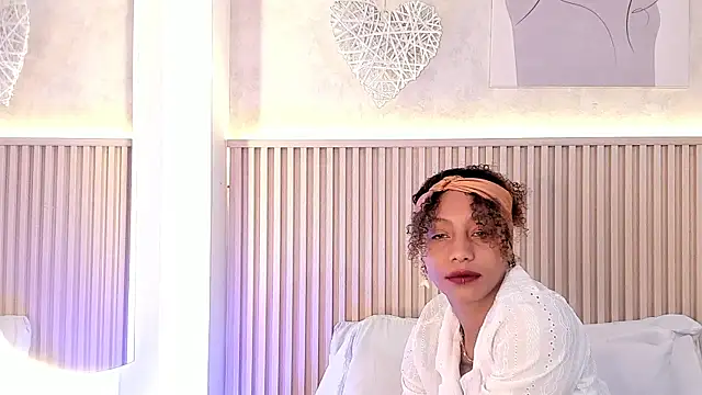 daiana curly online show from September 2025 08:01:02 PM