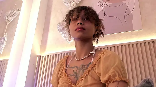 daiana curly online show from October 2025 08:08:02 PM