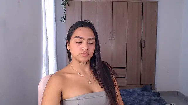 Snapshot of fairylatin222 chatting on February 2025 09:09:01 PM fairylatin222 online show from February 2025 09:09:01 PM