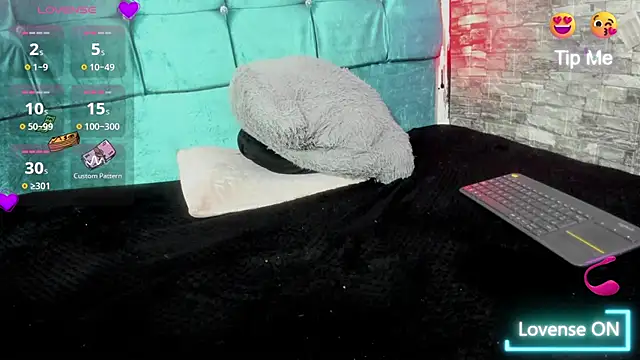 Snapshot of Cloee66 chatting on October 2025 12:56:01 PM Cloee66 online show from October 2025 12:56:01 PM