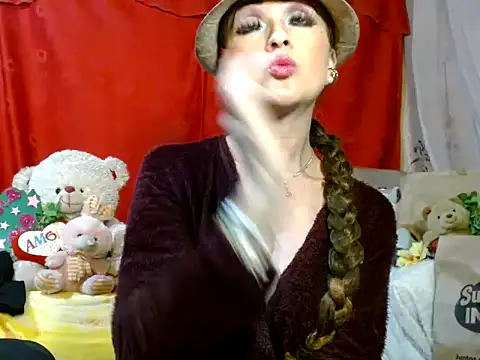 hottieperla online show from May 2026 06:15:02 PM