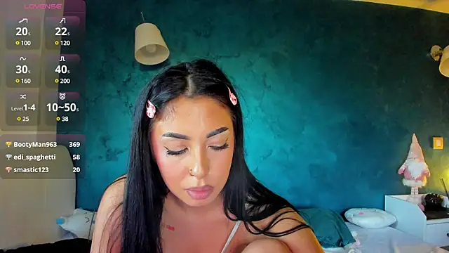 Snapshot of Awesome_Jolie chatting on December 2024 06:34:01 PM Awesome Jolie online show from December 2024 06:34:01 PM