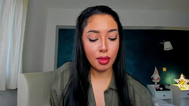 Snapshot of Awesome_Jolie chatting on March 2025 06:40:02 AM Awesome Jolie online show from March 2025 06:40:02 AM