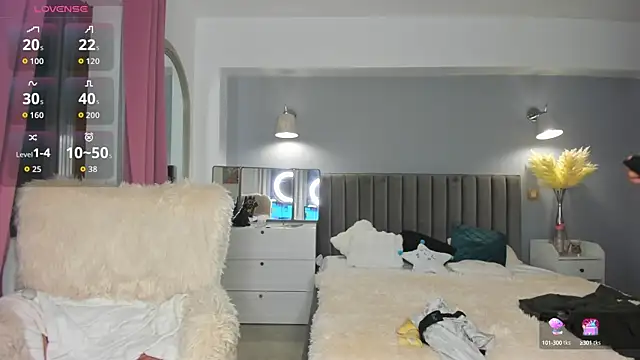 Snapshot of Awesome_Jolie chatting on October 2025 04:26:01 AM Awesome Jolie online show from October 2025 04:26:01 AM