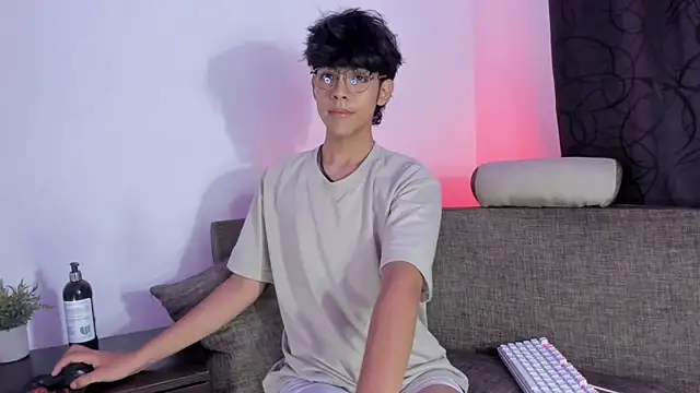 Alan26  online show from March 2025 09:16:02 PM