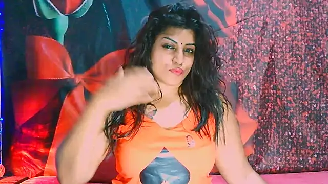 Snapshot of RoyalIndianCreamPuff chatting on January 2025 06:04:02 PM RoyalIndianCreamPuff online show from January 2025 06:04:02 PM