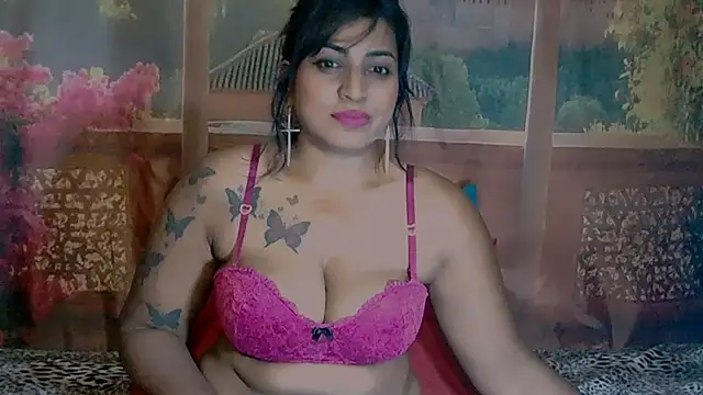 Snapshot of RoyalIndianCreamPuff chatting on February 2026 07:48:01 PM RoyalIndianCreamPuff online show from February 2026 07:48:01 PM