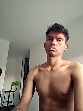 Snapshot of xrobXstax chatting on March 2026 10:28:02 PM xrobXstax online show from March 2026 10:28:02 PM