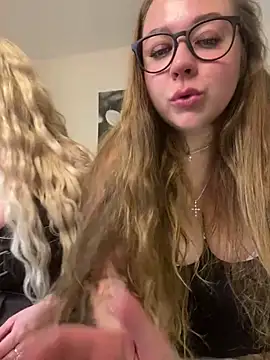 AurorHarris online show from December 2024 06:31:02 PM