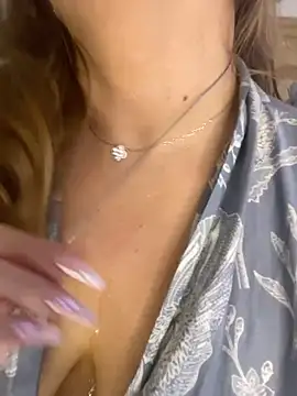 AurorHarris online show from November 2025 12:11:01 PM