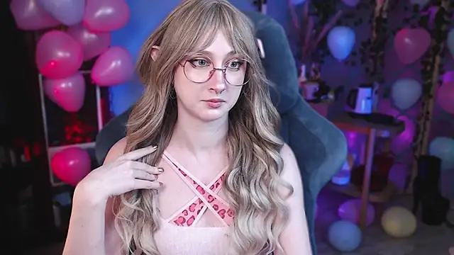 Snapshot of Rory_Pink chatting on February 2025 11:20:01 PM Rory Pink online show from February 2025 11:20:01 PM