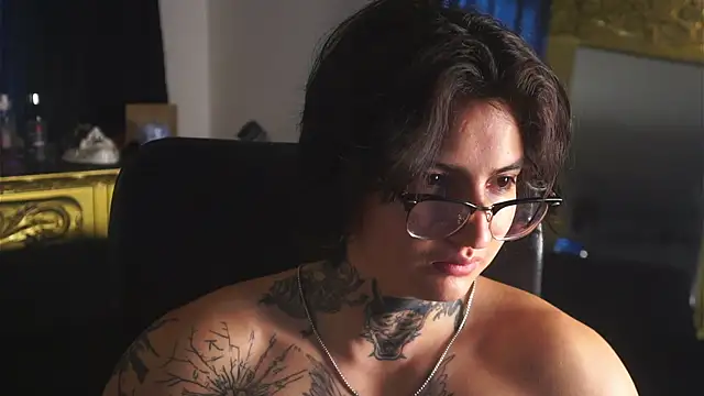 dantecoppolaa  online show from February 2025 03:32:02 PM