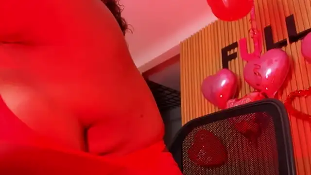 Snapshot of AliciaMiilf chatting on February 2025 08:26:01 PM AliciaMiilf online show from February 2025 08:26:01 PM