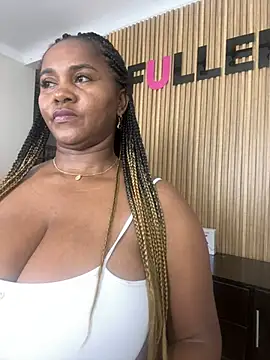 Snapshot of AliciaMiilf chatting on March 2025 06:59:02 PM AliciaMiilf online show from March 2025 06:59:02 PM