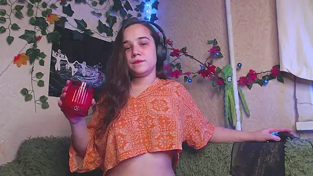 Tiny Witch online show from November 2025 11:36:02 PM