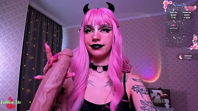 Snapshot of LeylaNoiry chatting on March 2025 03:18:02 PM LeylaNoiry online show from March 2025 03:18:02 PM