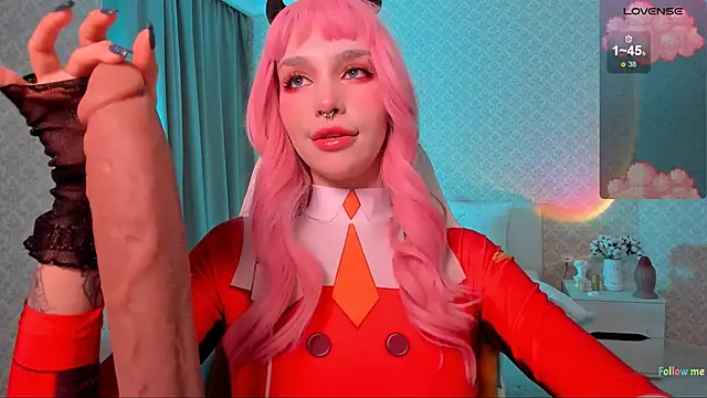 Snapshot of LeylaNoiry chatting on September 2025 03:06:01 PM LeylaNoiry online show from September 2025 03:06:01 PM