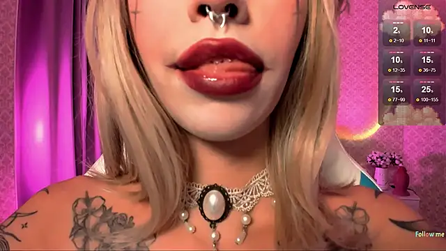 Snapshot of LeylaNoiry chatting on October 2025 02:38:01 PM LeylaNoiry online show from October 2025 02:38:01 PM