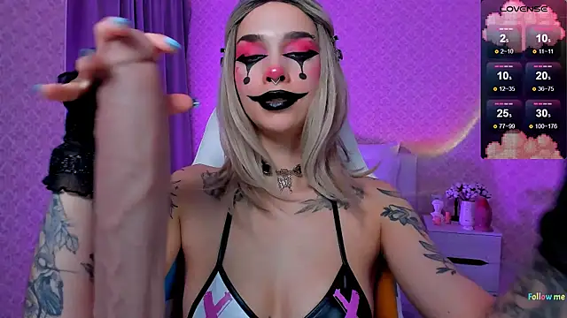 Snapshot of LeylaNoiry chatting on November 2025 03:24:02 PM LeylaNoiry online show from November 2025 03:24:02 PM