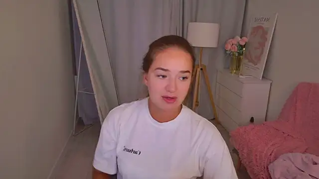 LovelyJessie online show from April 2026 02:55:02 PM