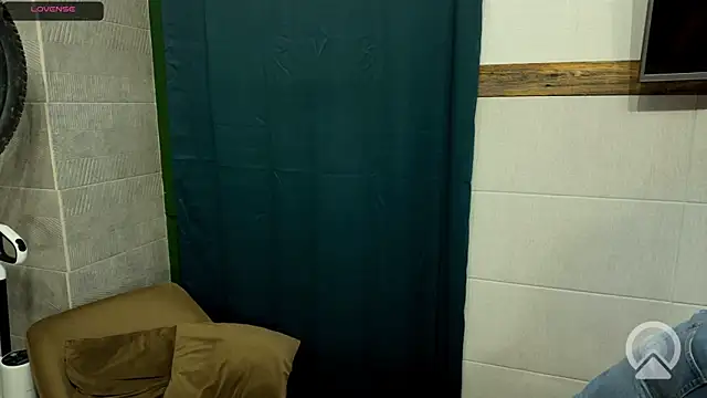 ericeric507 online show from October 2025 05:55:01 PM