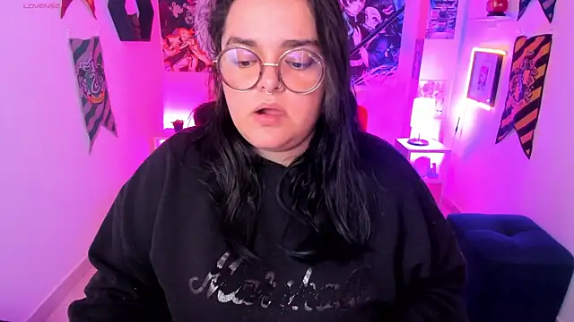 Snapshot of Luise_Meyrink chatting on December 2024 03:03:02 AM Luise Meyrink online show from December 2024 03:03:02 AM