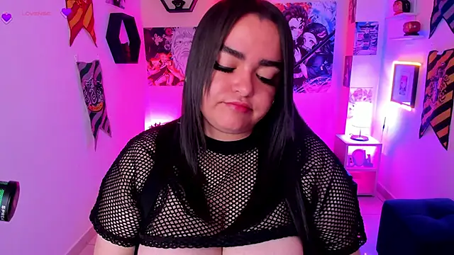 Snapshot of Luise_Meyrink chatting on February 2025 06:01:02 AM Luise Meyrink online show from February 2025 06:01:02 AM