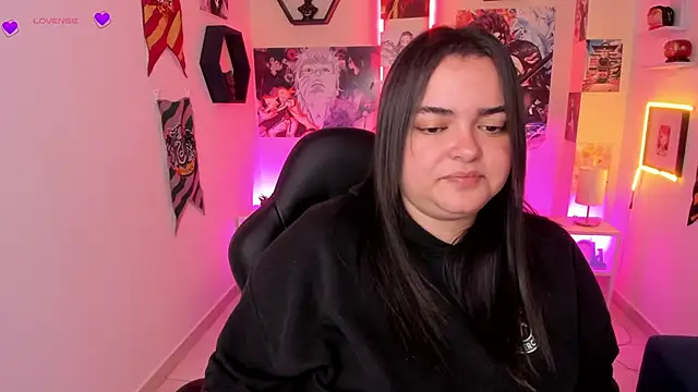 Snapshot of Luise_Meyrink chatting on February 2025 04:03:01 AM Luise Meyrink online show from February 2025 04:03:01 AM