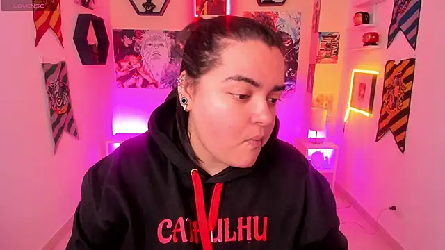 Snapshot of Luise_Meyrink chatting on February 2025 02:53:01 AM Luise Meyrink online show from February 2025 02:53:01 AM