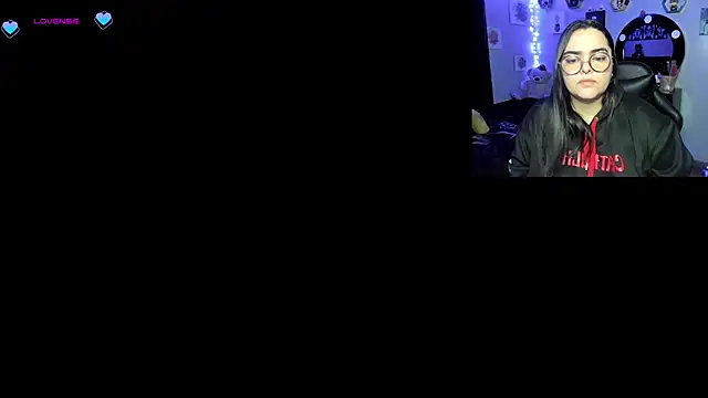 Snapshot of Luise_Meyrink chatting on February 2025 05:23:01 AM Luise Meyrink online show from February 2025 05:23:01 AM