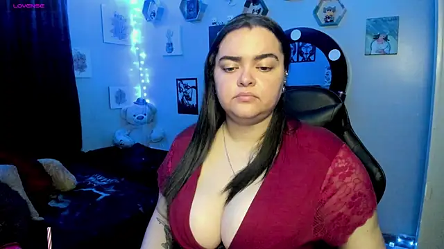 Snapshot of Luise_Meyrink chatting on February 2025 04:09:02 AM Luise Meyrink online show from February 2025 04:09:02 AM