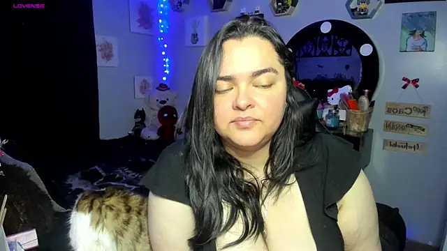 Snapshot of Luise_Meyrink chatting on March 2025 03:42:01 AM Luise Meyrink online show from March 2025 03:42:01 AM