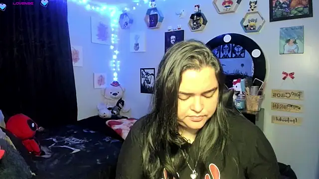 Snapshot of Luise_Meyrink chatting on March 2025 04:17:02 AM Luise Meyrink online show from March 2025 04:17:02 AM