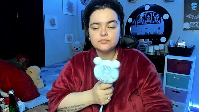 Snapshot of Luise_Meyrink chatting on October 2025 03:07:02 AM Luise Meyrink online show from October 2025 03:07:02 AM