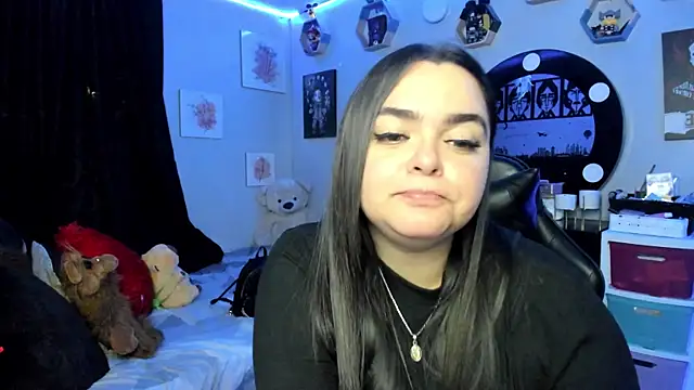 Snapshot of Luise_Meyrink chatting on October 2025 03:12:02 AM Luise Meyrink online show from October 2025 03:12:02 AM