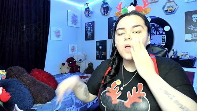 Snapshot of Luise_Meyrink chatting on December 2025 02:52:01 AM Luise Meyrink online show from December 2025 02:52:01 AM