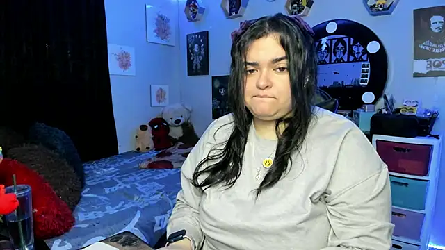 Snapshot of Luise_Meyrink chatting on December 2025 03:48:01 AM Luise Meyrink online show from December 2025 03:48:01 AM