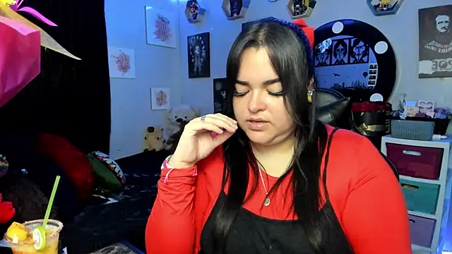 Snapshot of Luise_Meyrink chatting on December 2025 02:39:02 AM Luise Meyrink online show from December 2025 02:39:02 AM